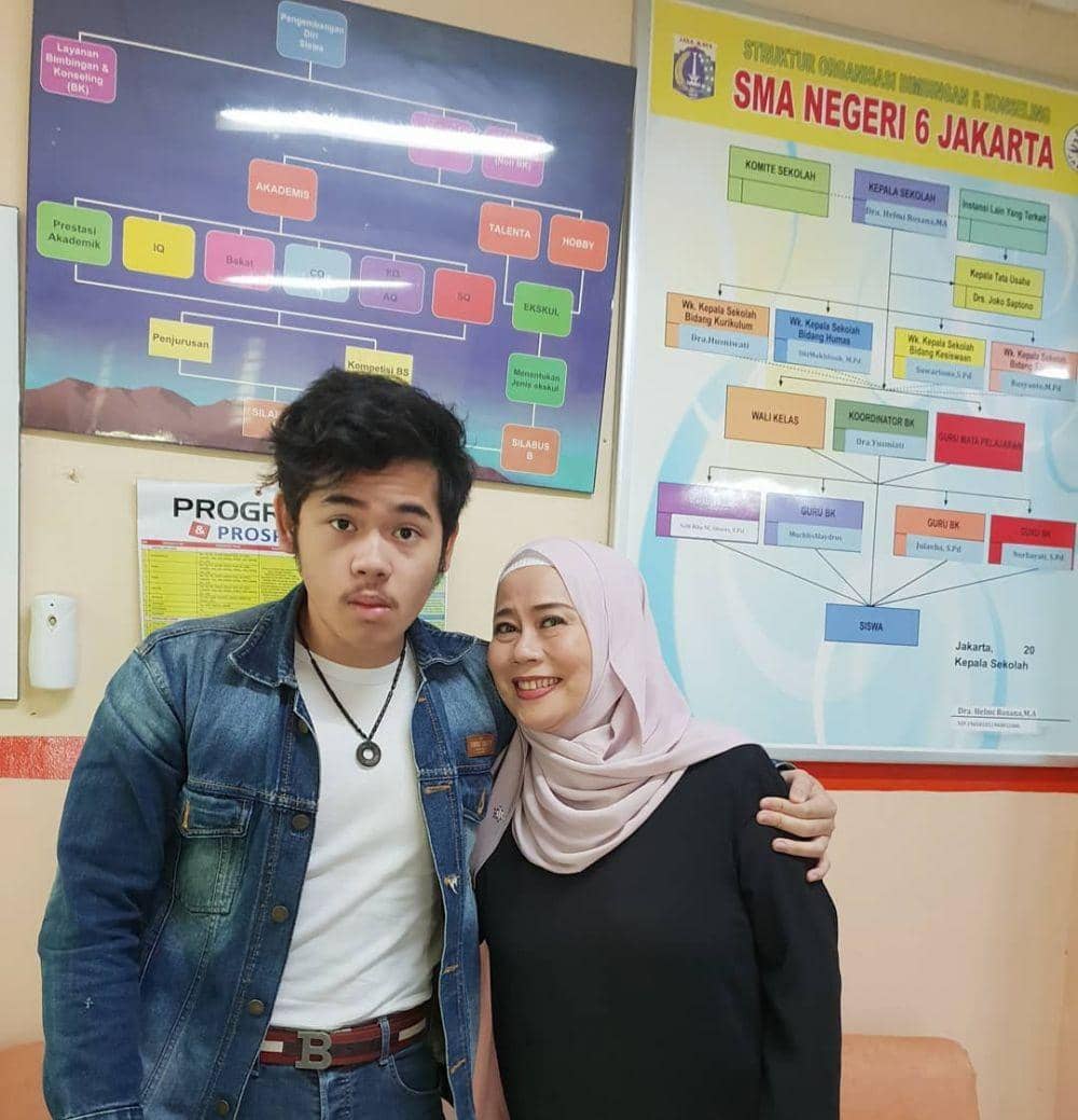 instagram.com/dewiyullofficial