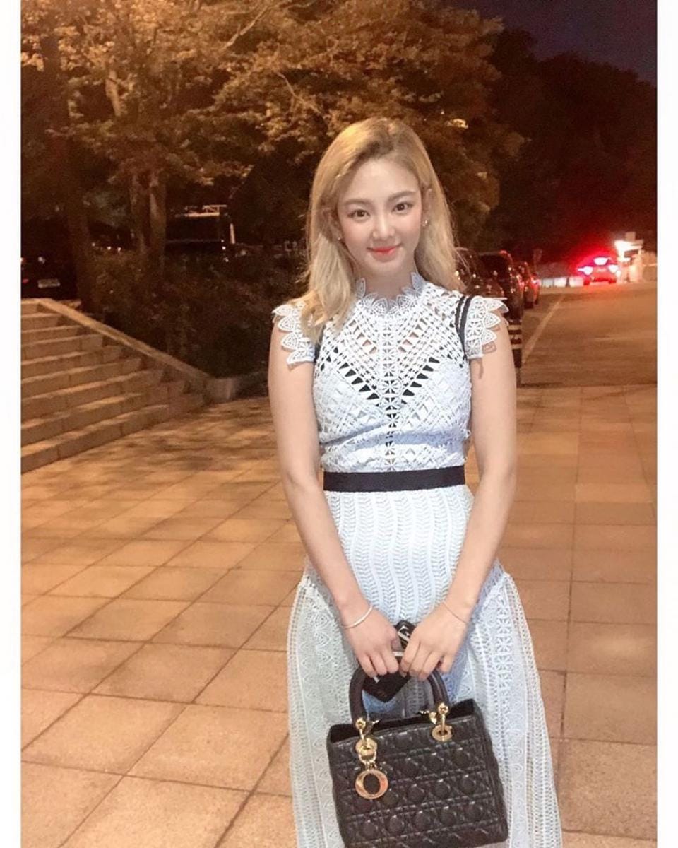 www.instagram.com/hyoyeon_x_x
