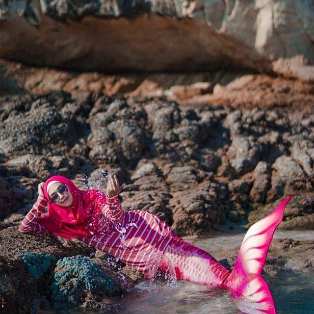 instagram.com/riaricis1795