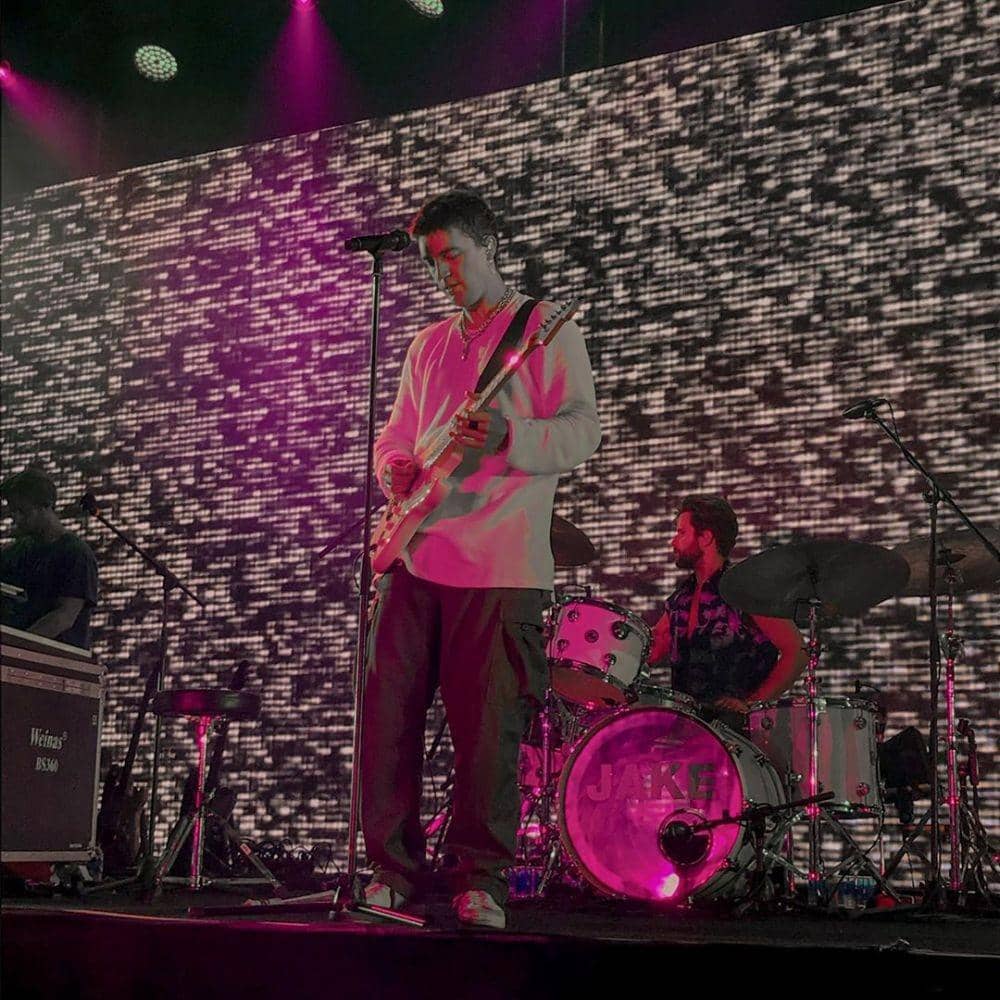 instagram.com/karrinaputri