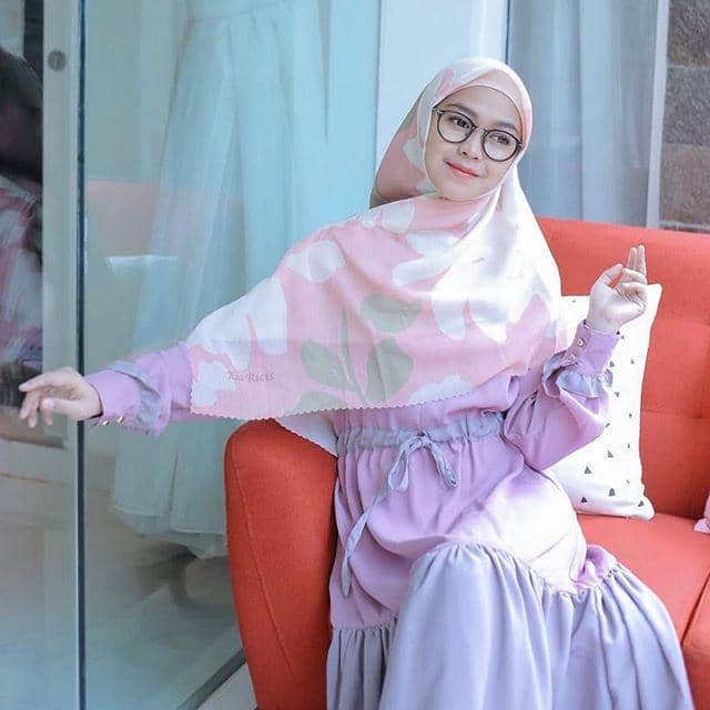 instagram.com/riaricis1795