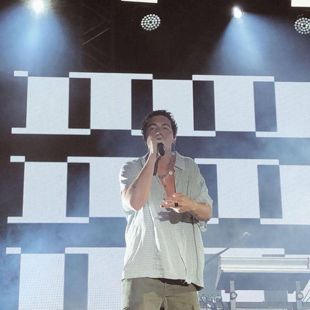 instagram.com/firdhanaura