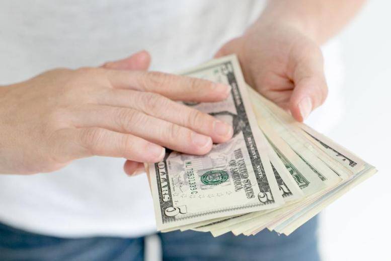 financiallyalert.com