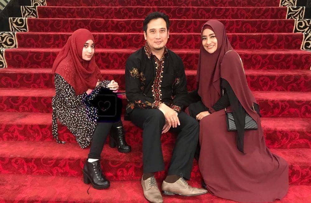 instagram.com/osnapitzcha | instagram.com/cindyfatikasari18