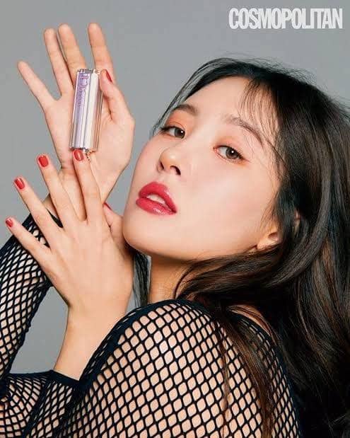 twitter.com/courtesy Cosmopolitan Korea