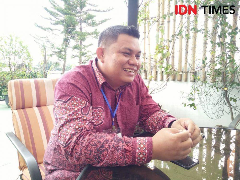 Ketua KPU Binjai (IDN Times/Bambang Suhandoko)