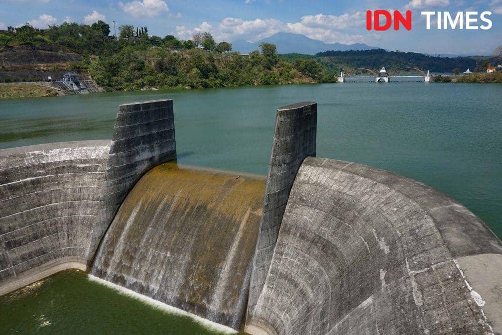 (Ilustrasi bendungan) IDN Times/Dhana Kencana