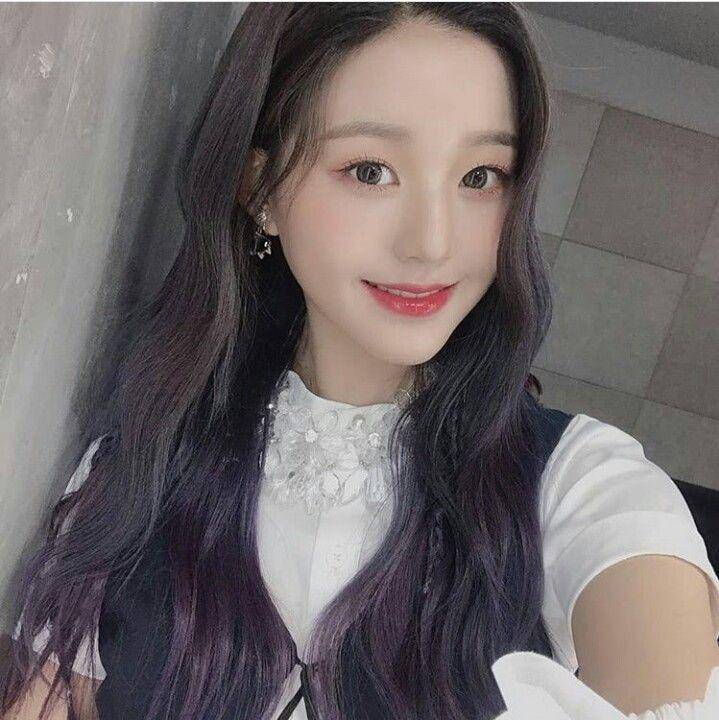 Instagram.com/official_izone