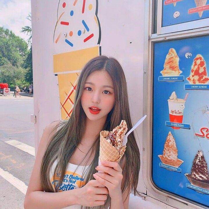 Instagram.com/official_izone