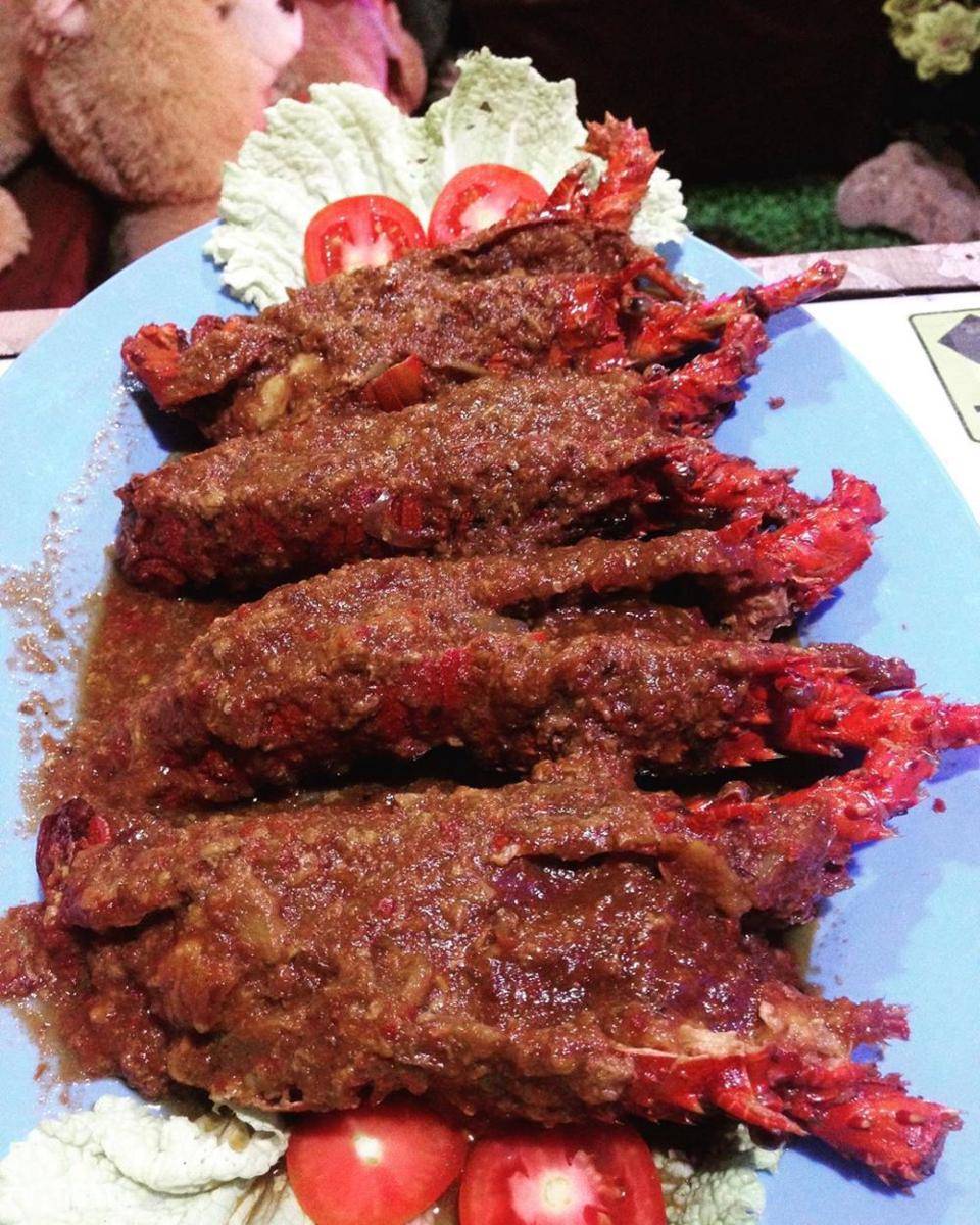 Instagram.com/ronggolawe_resto_ambulu