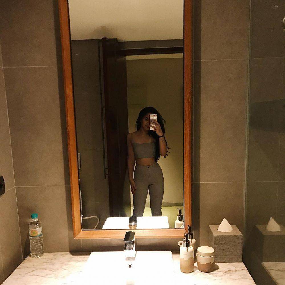 instagram.com/shafaharris