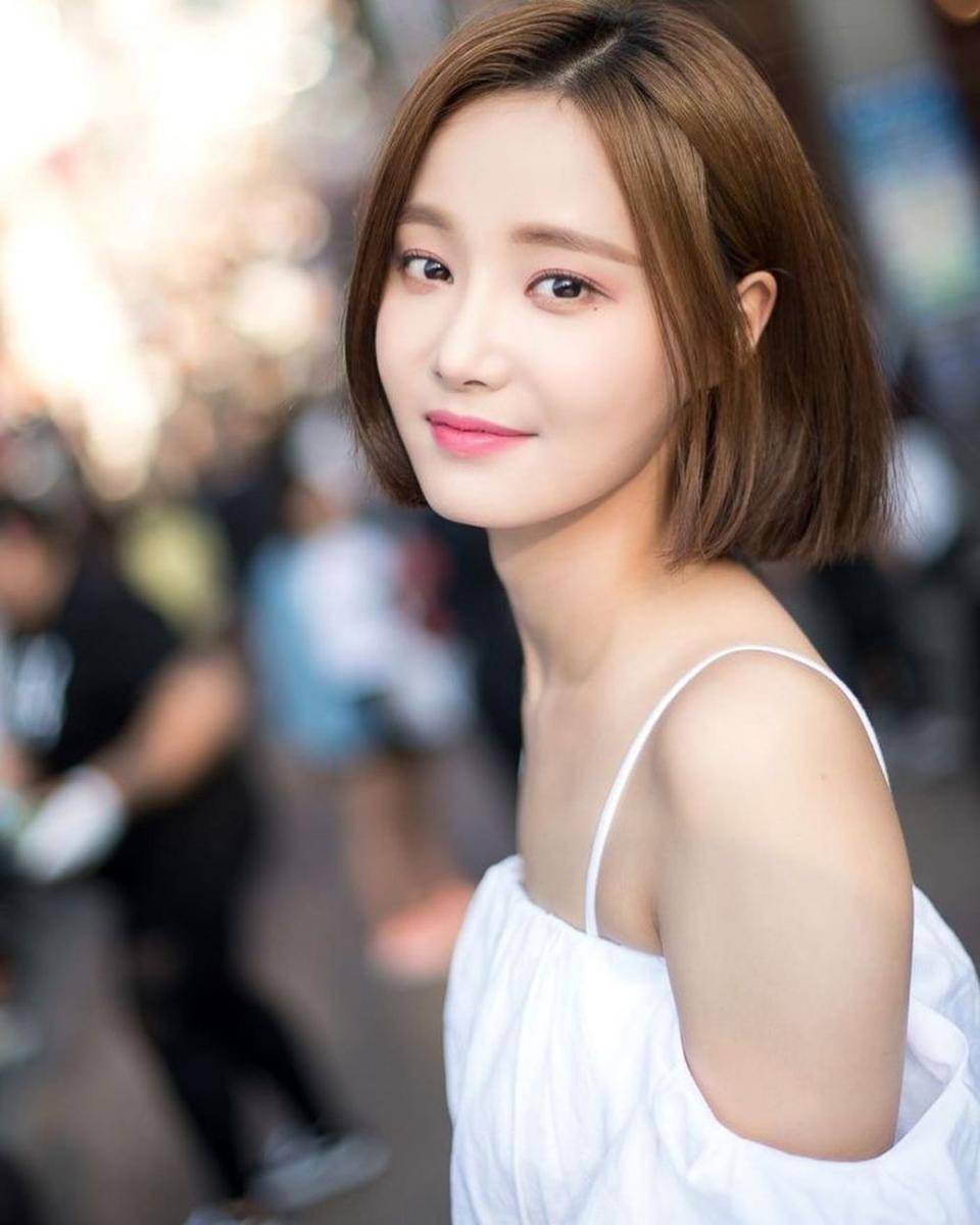 Instagram/yeonwoo_momolnd •