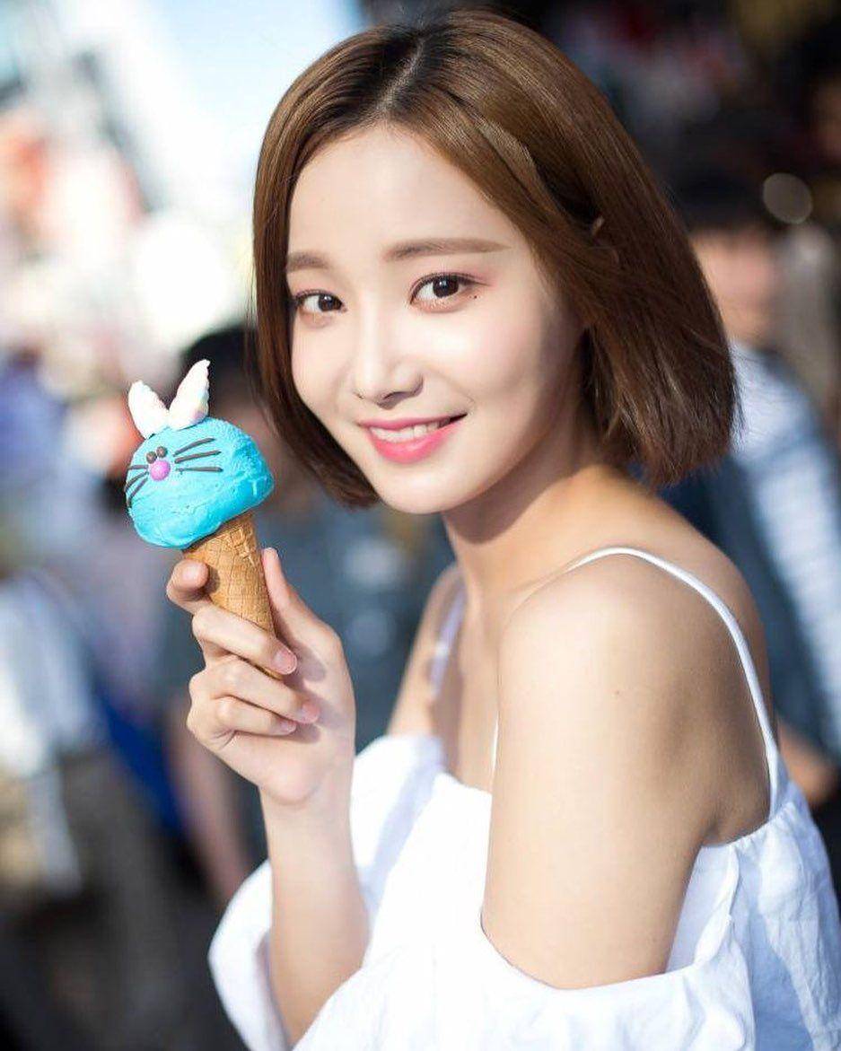 Instagram/yeonwoo_momolnd