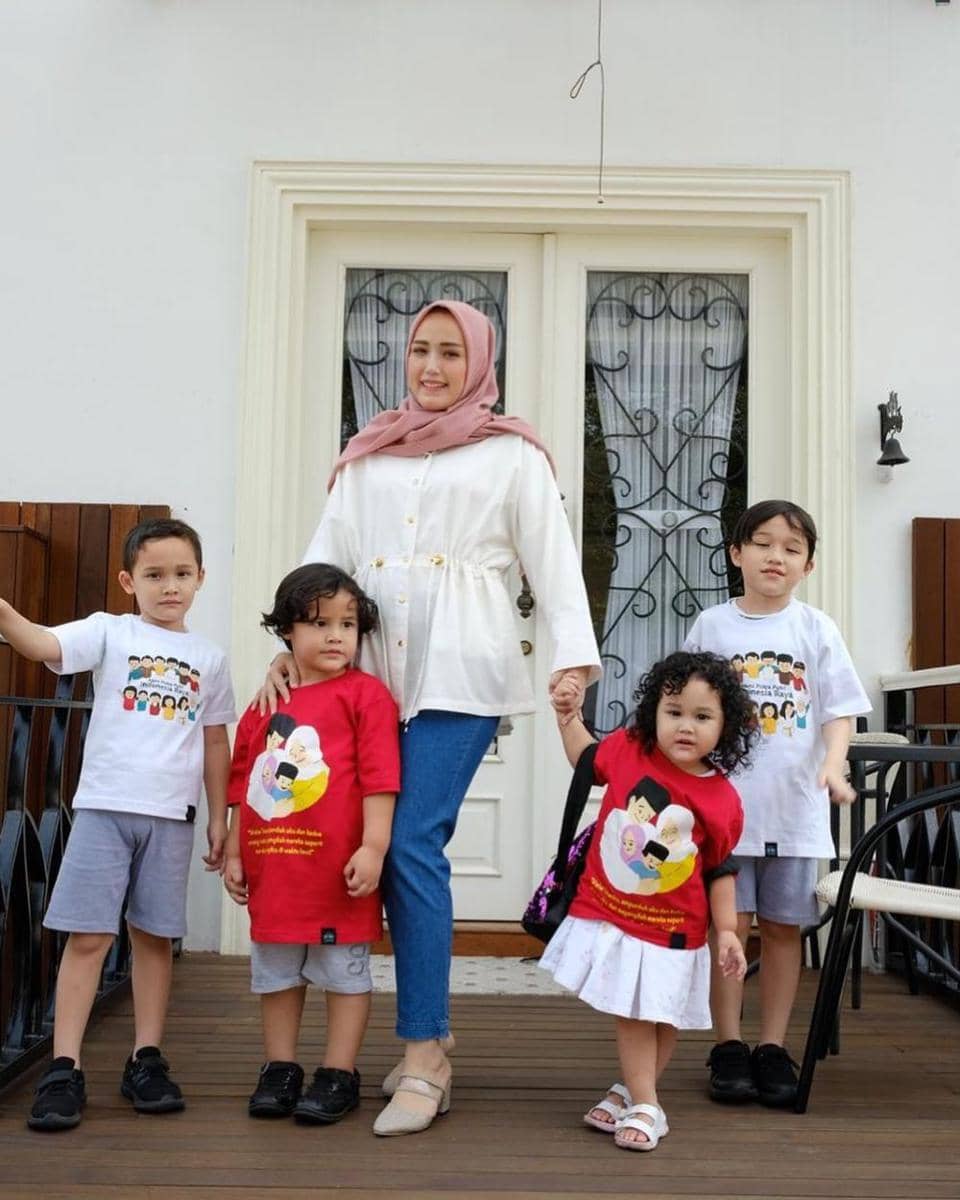 instagram.com/adeliapasha