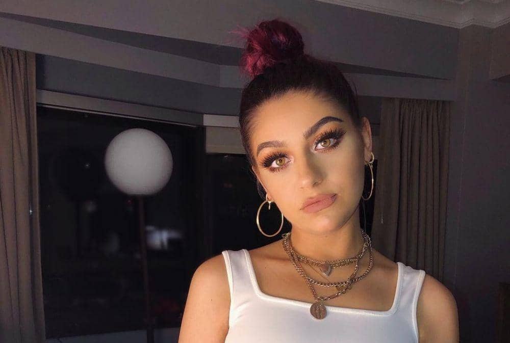 instagram.com/andrearussett