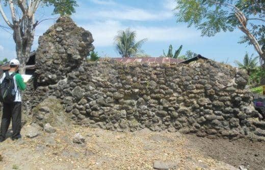 (Sisa benteng Kerajaan Jailolo di Maluku Utara) arkenas.kemdikbud.go.id