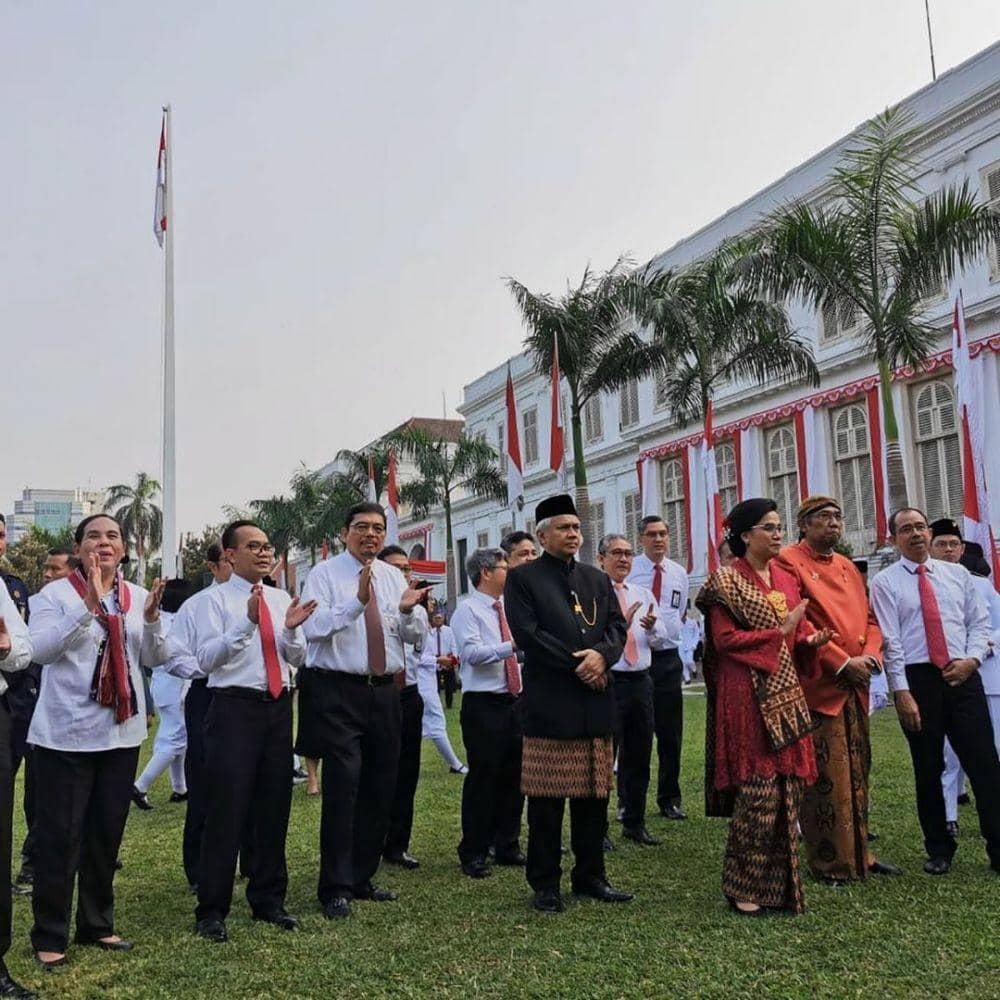 Instagram.com/@smindrawati