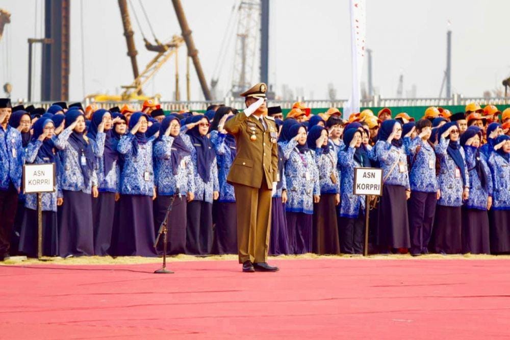 (Upacara bendera di Pulau Reklamasi) Istimewa