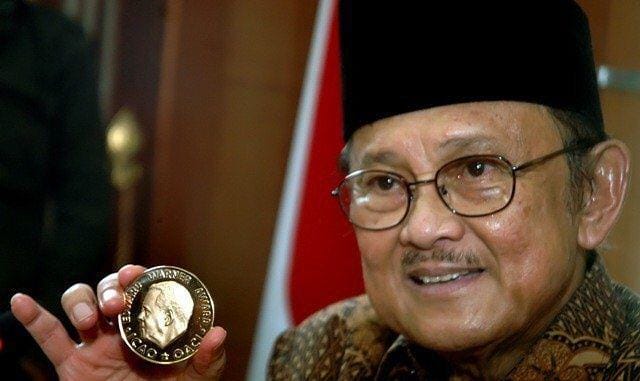 instagram.com/bj.habibie