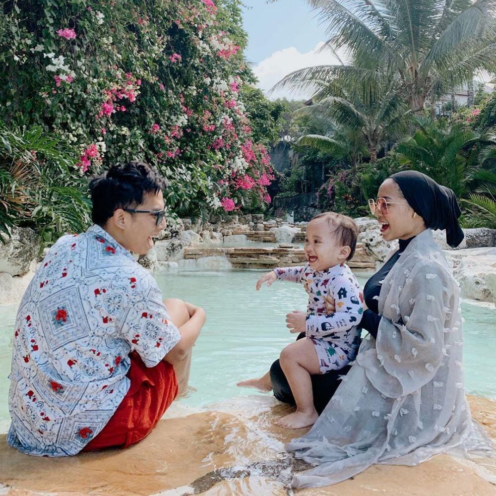 instagram.com/rachelvennya