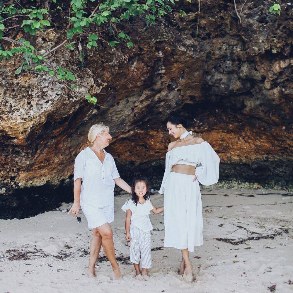 instagram.com/jenniferbachdim