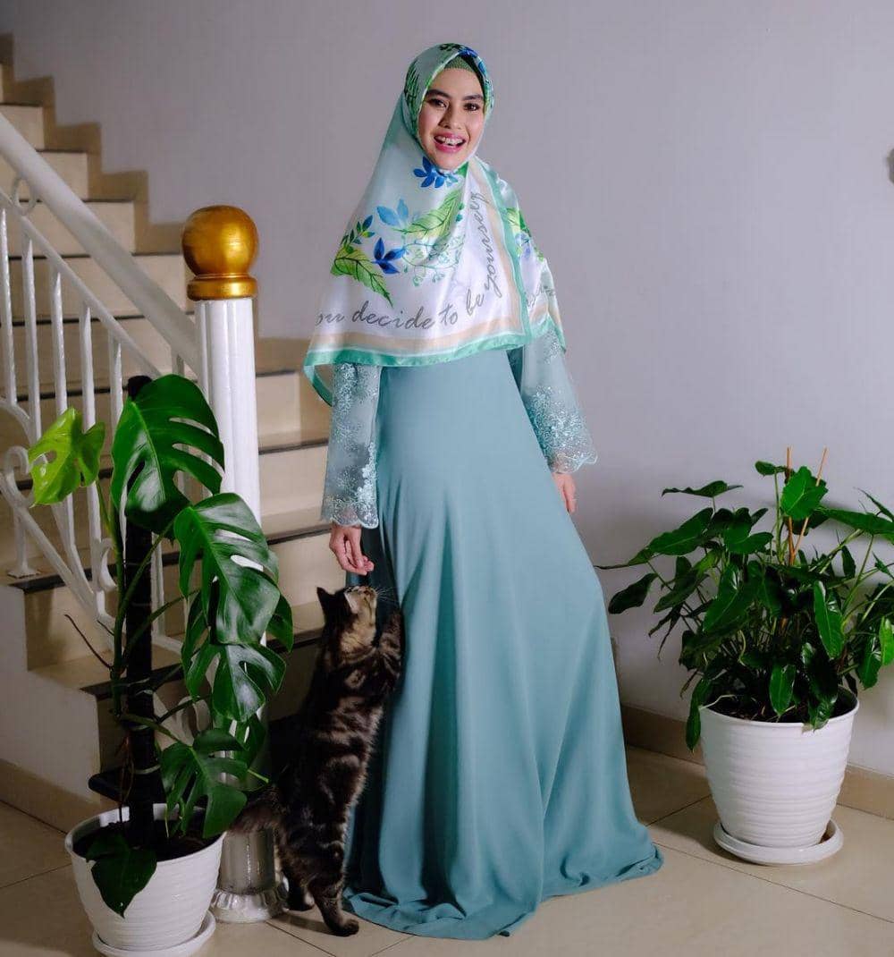 instagram.com/kartikaputriworld