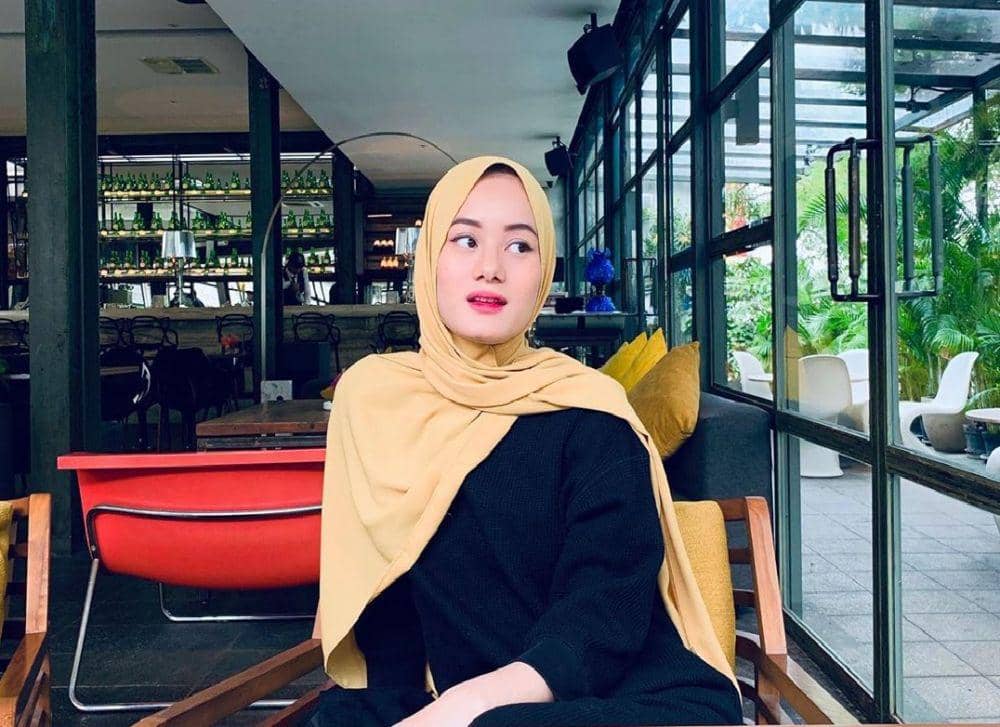 instagram.com/@dindahw