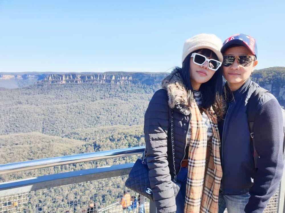 instagram.com/ashgreyz