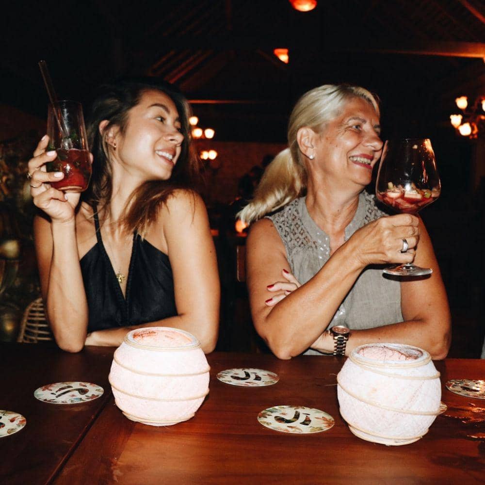 instagram.com/jenniferbachdim