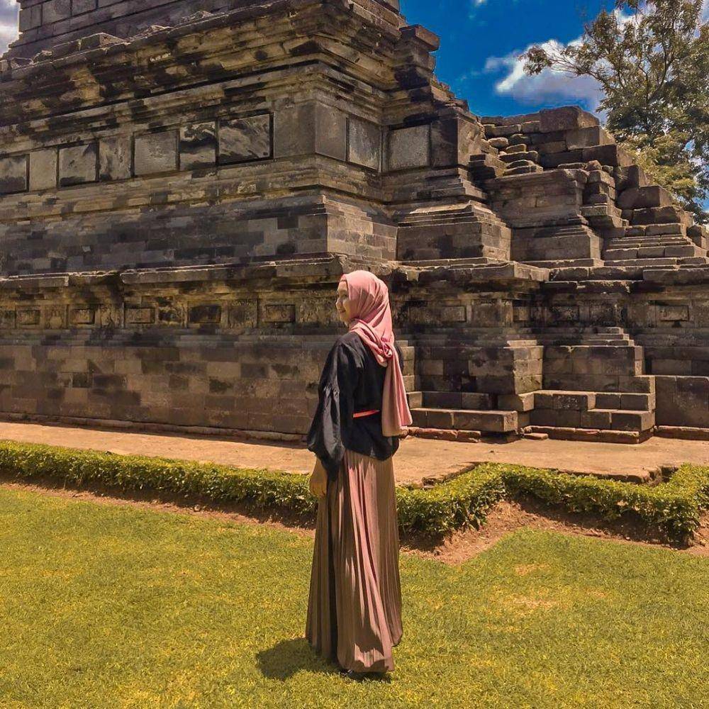 instagram.com/fee_feraaa