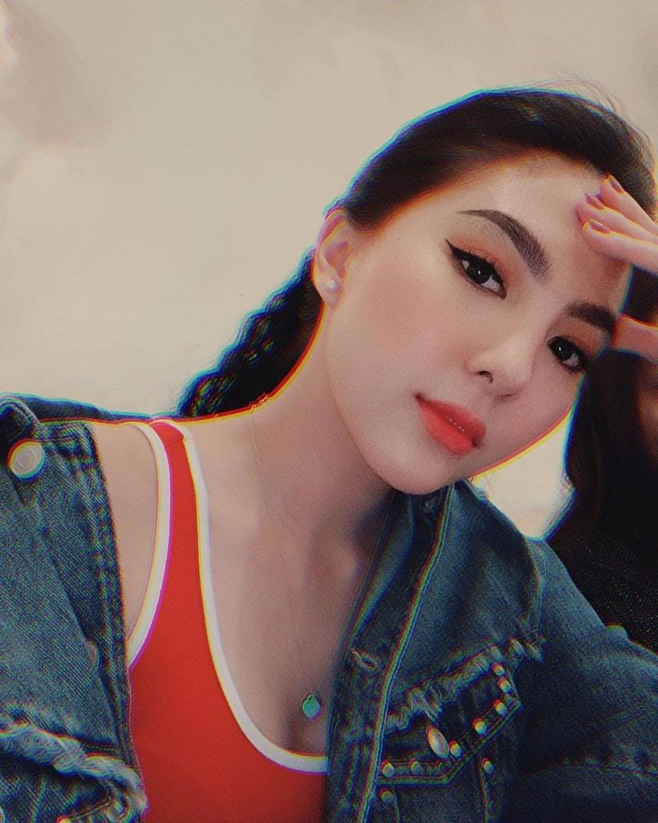 instagram.com/deviennaaa