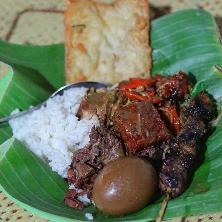 instagram.com/gudeg_mercon_mbak_yuni
