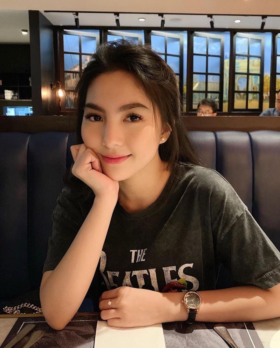 instagram.com/deviennaaa