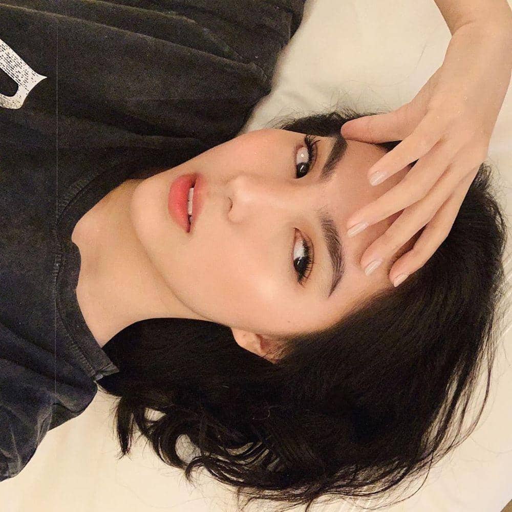 instagram.com/deviennaaa