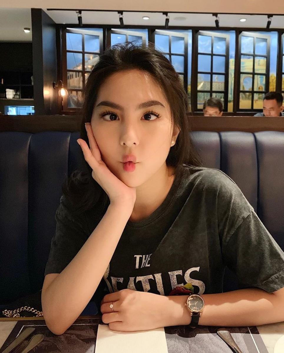 instagram.com/deviennaaa