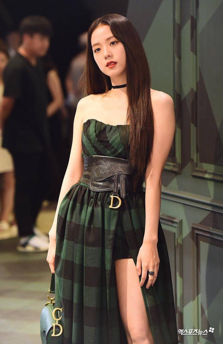 twitter.com/BLACKPINKGLOBAL