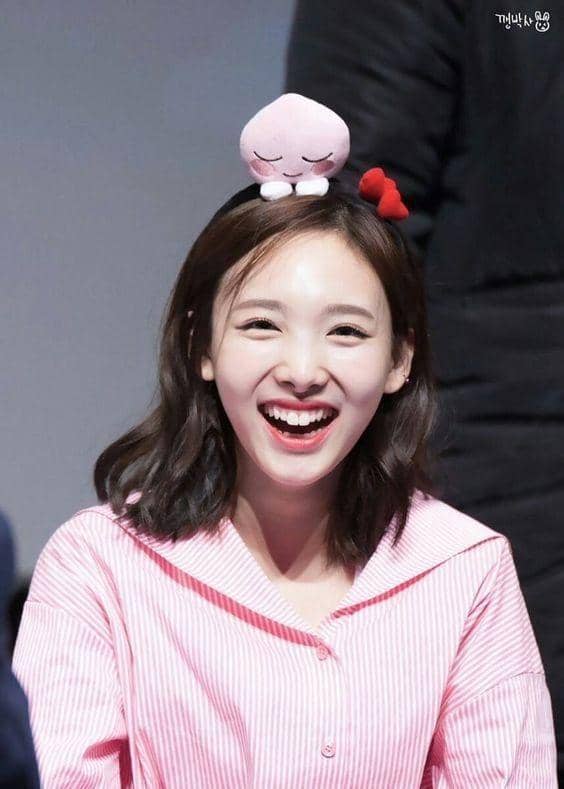 twitter.com/archivenayeon