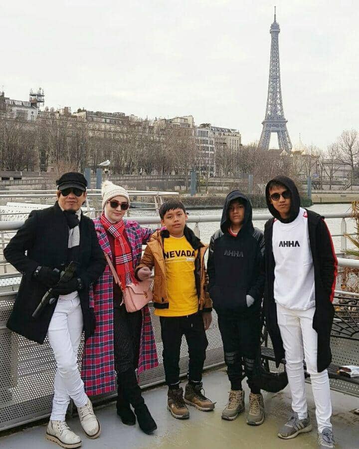 instagram.com/uchi_179