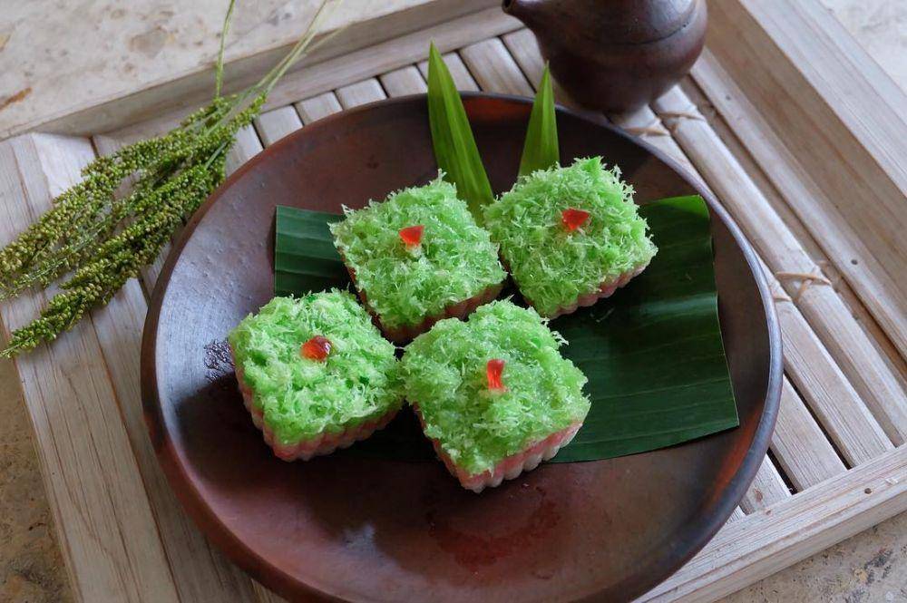 instagram.com/surabaya_kue