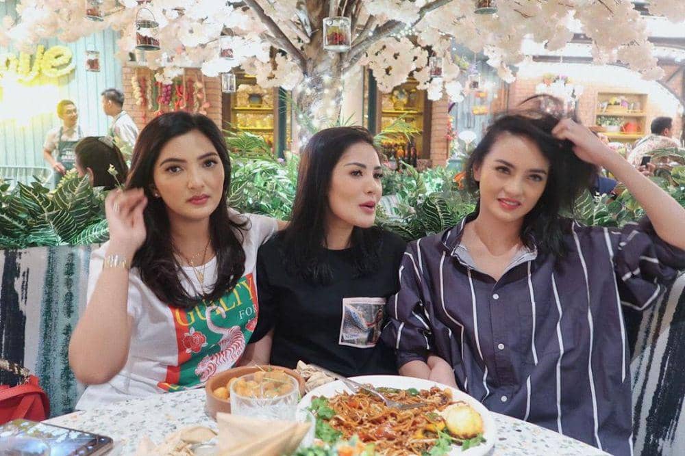 instagram.com/nindyparasadyharsono