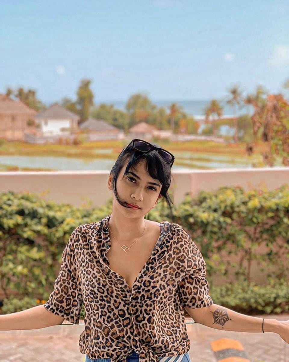 instagram.com/Vanessa Angel