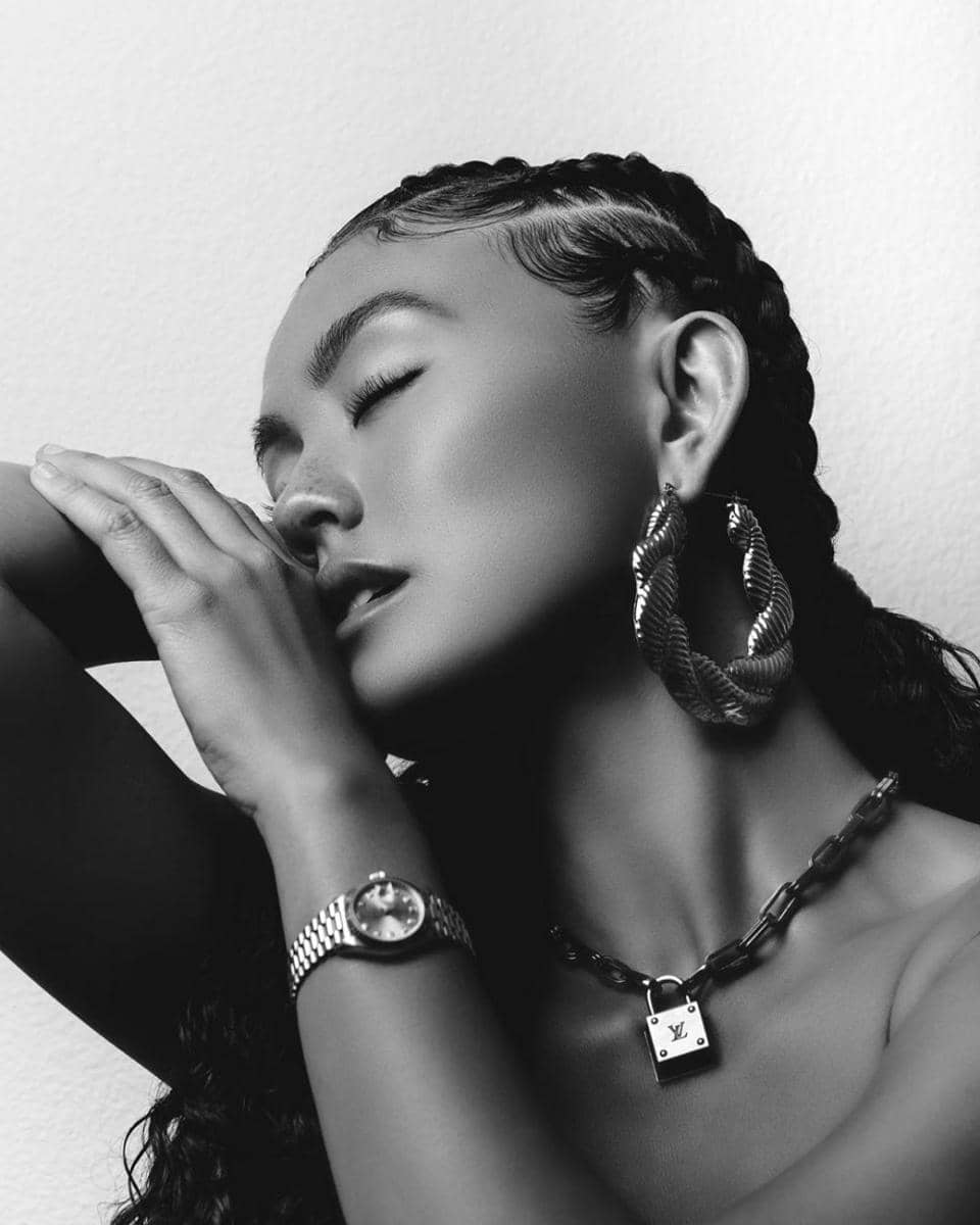 instagram.com/agnezmo