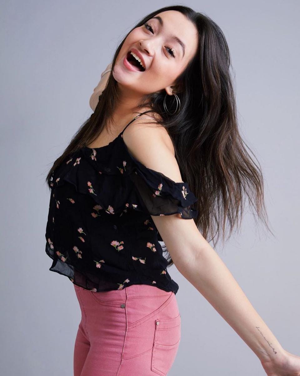 instagram.com/Megan Domani