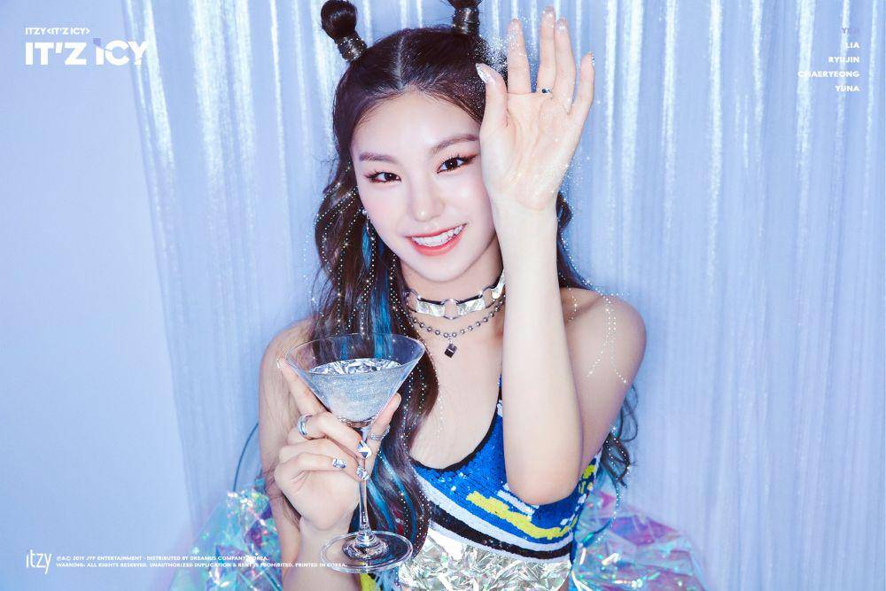 twitter.com/ITZYofficial