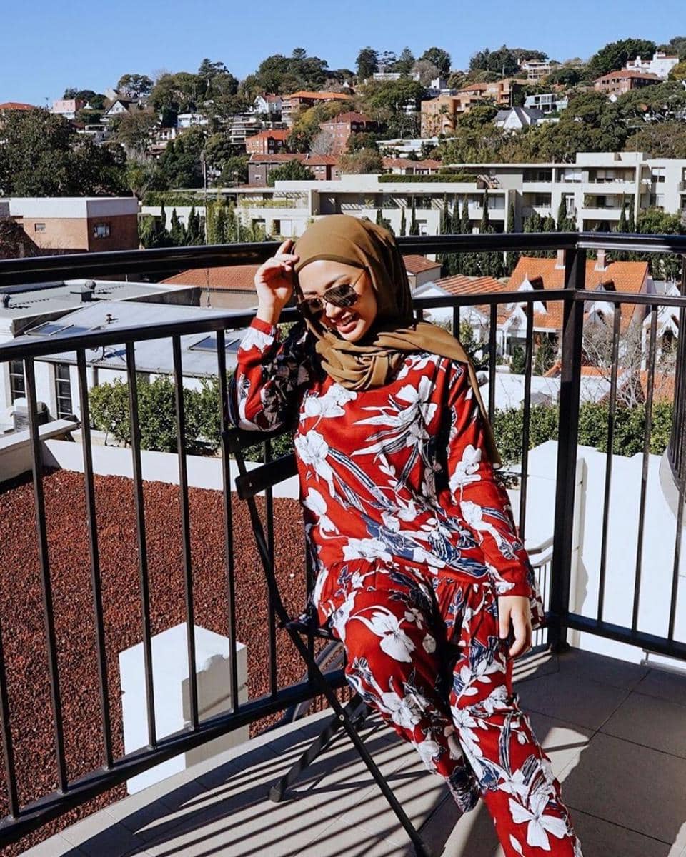 instagram.com/rachelvennya