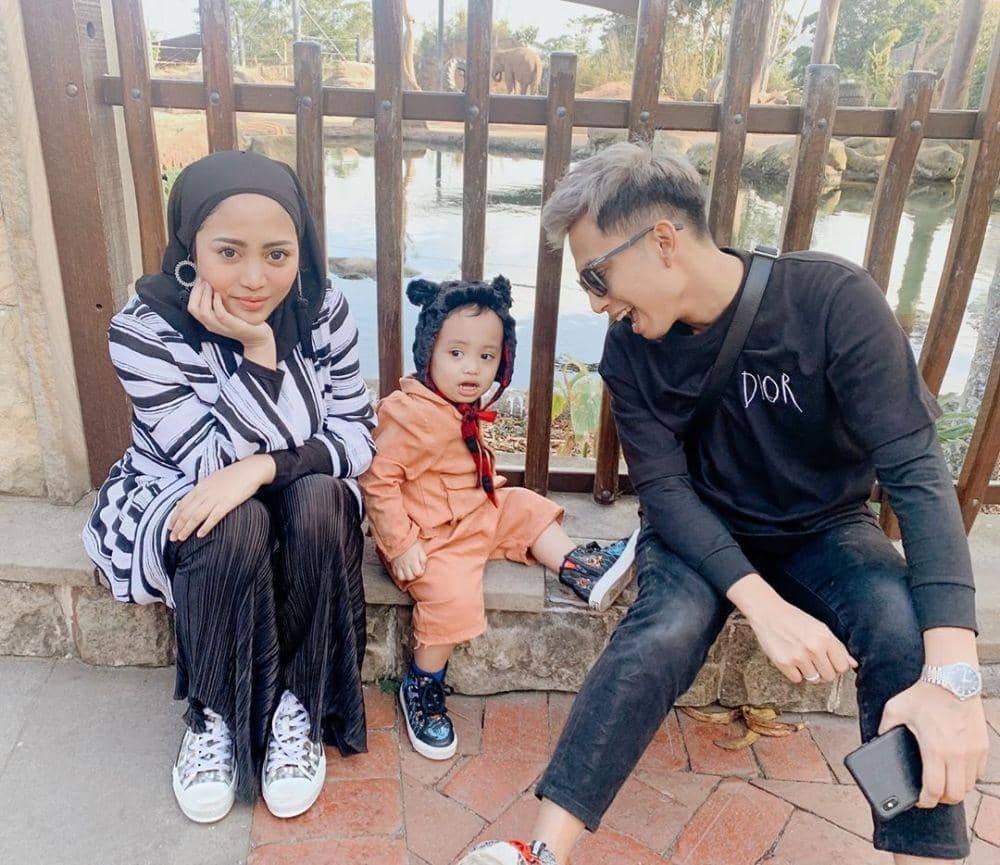 instagram.com/rachelvennya