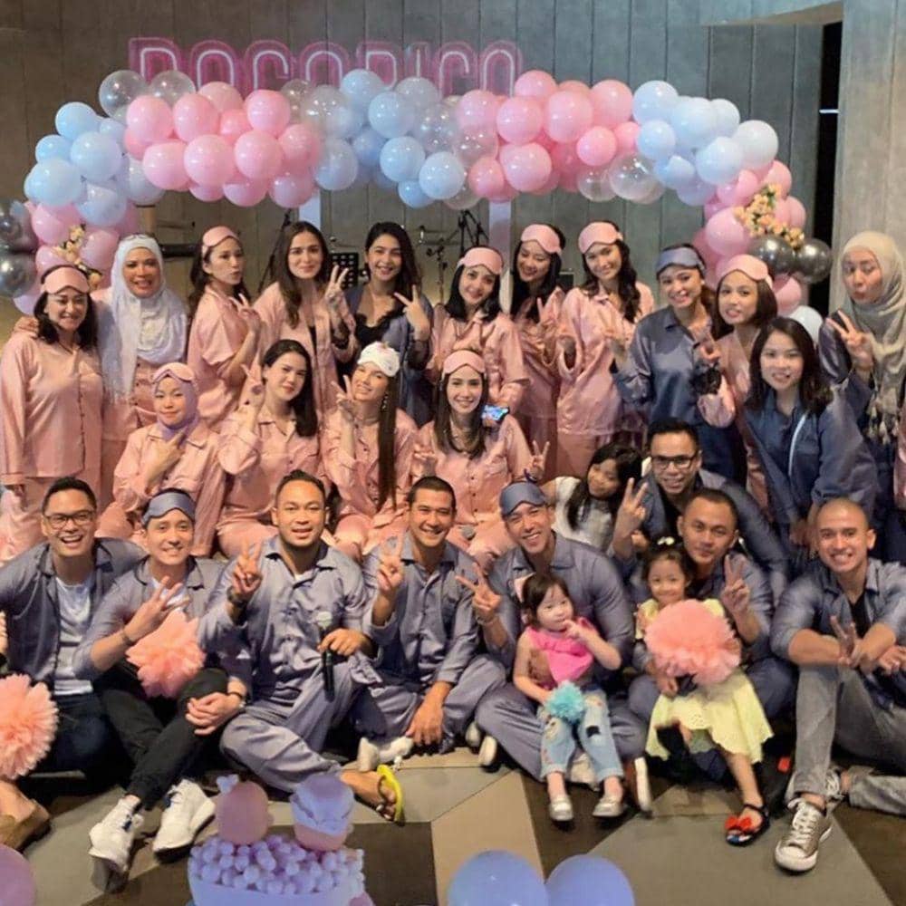 instagram.com/noumira