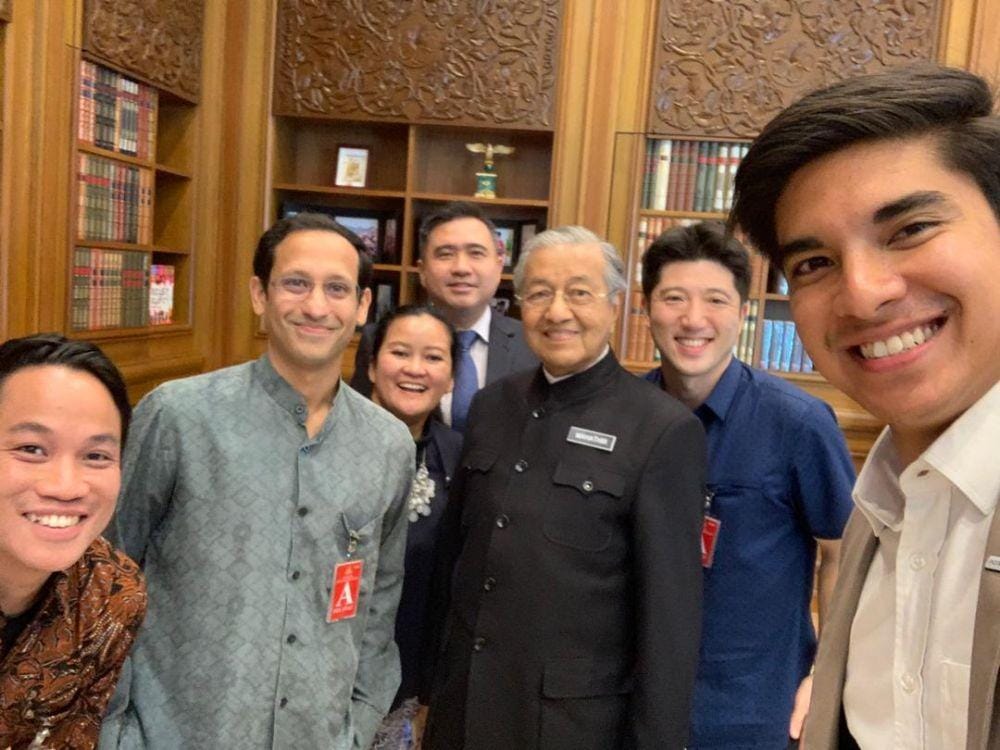 (Pendiri GoJek Nadiem Makarim bertemu PM Malaysia, Mahathir Mohammad) www.facebook.com/Syed Saddiq Syed Abdul Rahman