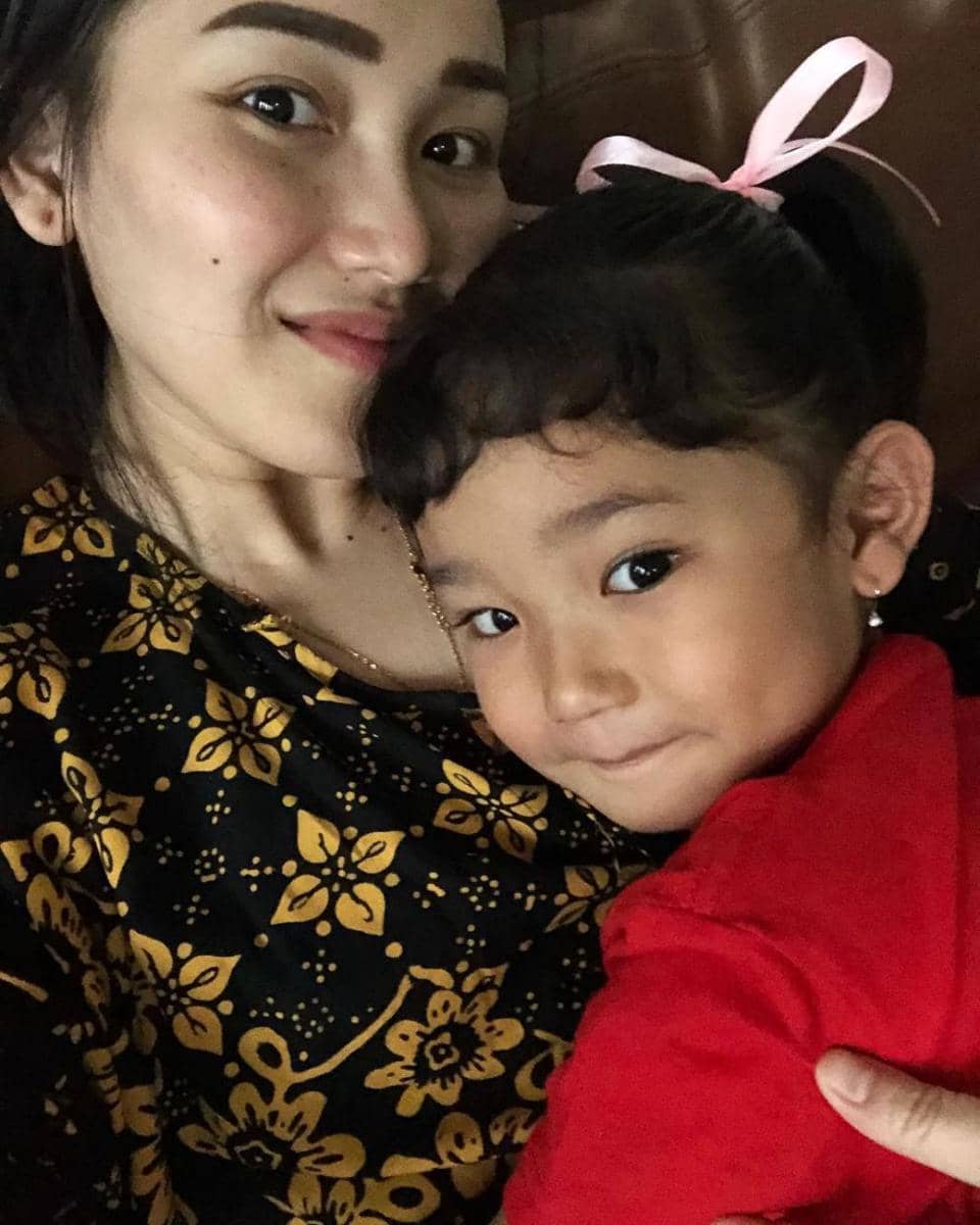 instagram.com/ayutingting92