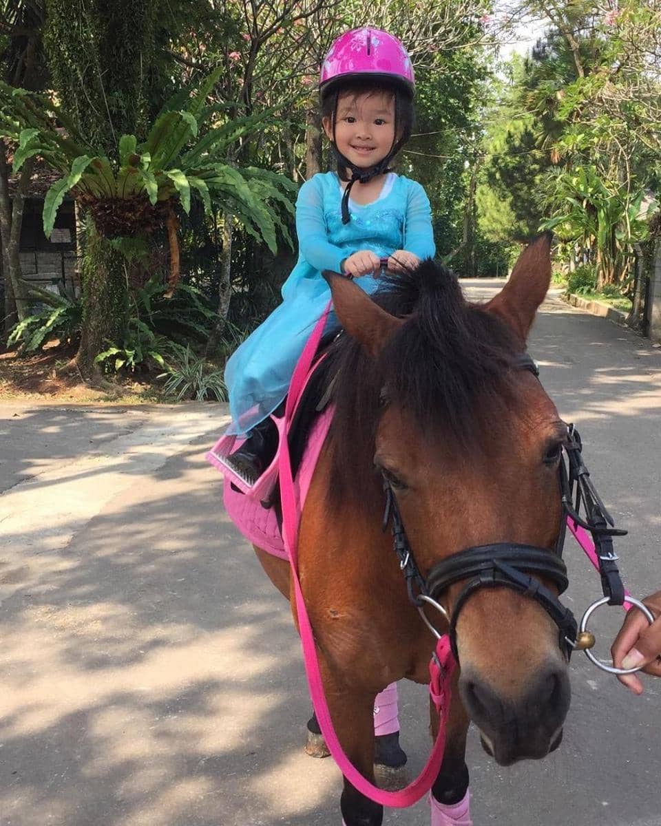 instagram.com/thaliaputrionsu